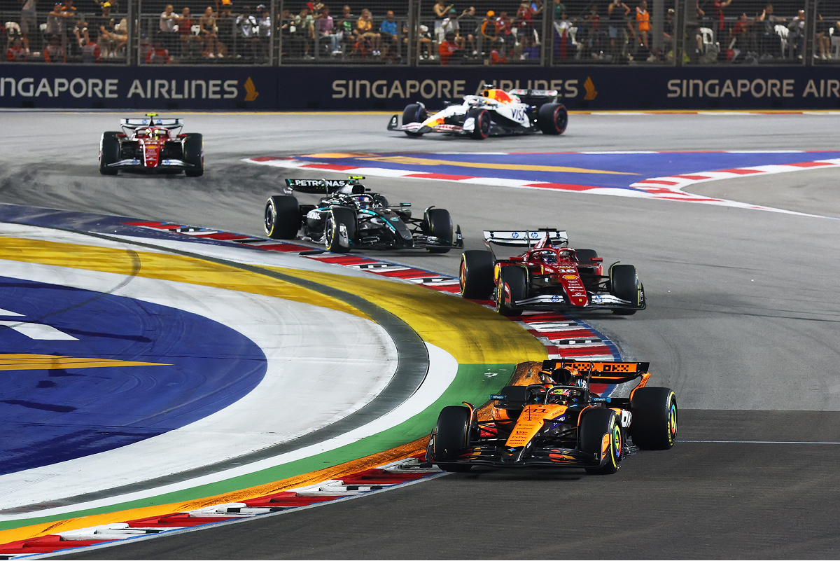 F1 race cars & tracks